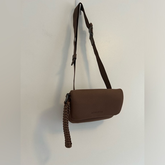 (SOLD) ATHLETA Revive Convertible Crossbody Waistbag Brown - Picture 4 of 10